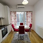 Park Near Iulius Mall, Wi-fi, Walk-in Showe Apartmán *