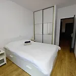 Park Near Iulius Mall, Wi-fi, Walk-in Showe Apartmán Kluž