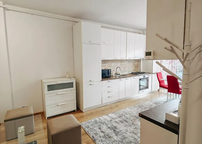 Park Near Iulius Mall, Wi-fi, Walk-in Showe *