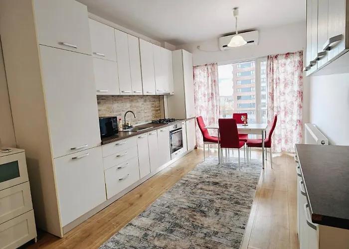 Park Near Iulius Mall, Wi-fi, Walk-in Showe *